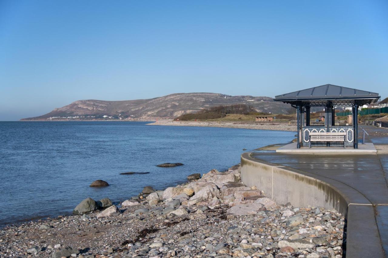 32 Deganwy Beach 外观 照片